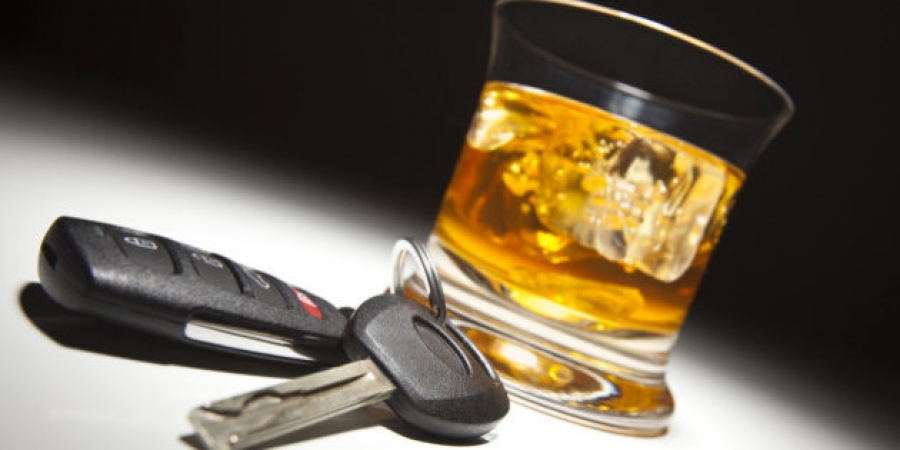 ¿Qué cantidad de licor puede ingerir al momento de conducir su vehículo sin que tenga problema con la ley penal?